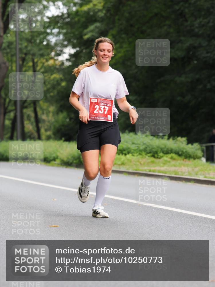 13.09.2026 - 21. swb-Marathon Bremen TobiasT http://msf.ph/oto/10250773 13.09.2026 12:34:45 Laufen 237, 21, 026 meine-sportfotos.de