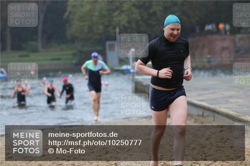 13.09.2026 - Stadtparktriathlon Mo-Foto http://msf.ph/oto/10250777 13.09.2026 12:54:13 Schwimmen 1326, 1387, 1388, 1402, 1410 meine-sportfotos.de