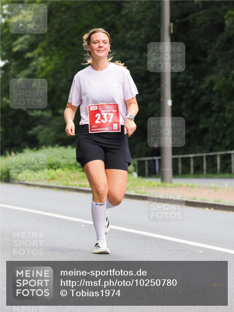 13.09.2026 - 21. swb-Marathon Bremen TobiasT http://msf.ph/oto/10250780 13.09.2026 12:34:46 Laufen 237, 21, 24 meine-sportfotos.de
