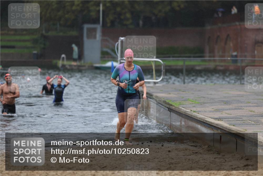 13.09.2026 - Stadtparktriathlon Mo-Foto http://msf.ph/oto/10250823 13.09.2026 12:54:38 Schwimmen 1347, 1364, 1393, 1395, 1396 meine-sportfotos.de