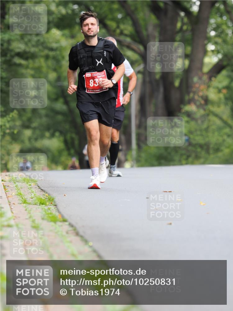 13.09.2026 - 21. swb-Marathon Bremen TobiasT http://msf.ph/oto/10250831 13.09.2026 12:35:25 Laufen 83 meine-sportfotos.de