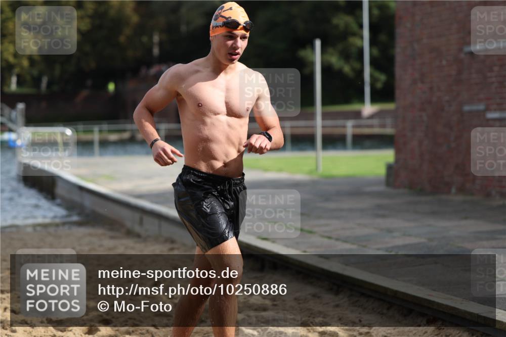 13.09.2026 - Stadtparktriathlon Mo-Foto http://msf.ph/oto/10250886 13.09.2026 11:31:31 Schwimmen 859, 871, 877, 894, 903, 906, 917, 933 meine-sportfotos.de