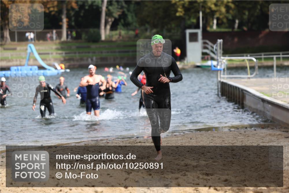 13.09.2026 - Stadtparktriathlon Mo-Foto http://msf.ph/oto/10250891 13.09.2026 11:31:33 Schwimmen 859, 871, 877, 894, 906, 917, 933 meine-sportfotos.de