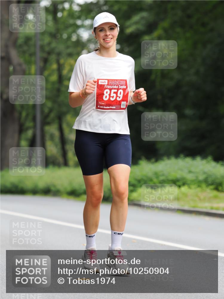 13.09.2026 - 21. swb-Marathon Bremen TobiasT http://msf.ph/oto/10250904 13.09.2026 12:36:06 Laufen 859, 21, 26 meine-sportfotos.de