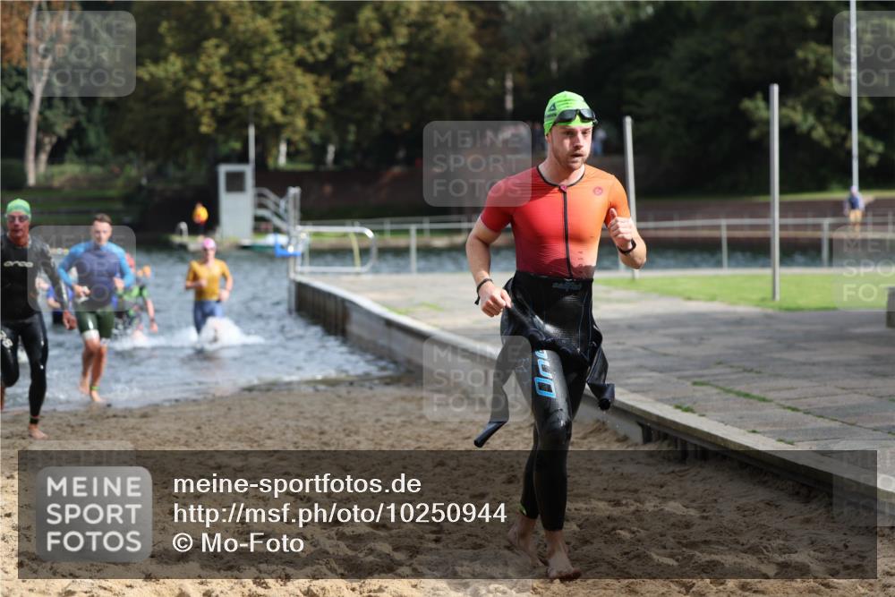 13.09.2026 - Stadtparktriathlon Mo-Foto http://msf.ph/oto/10250944 13.09.2026 11:31:41 Schwimmen 829, 833, 853, 864, 874, 877, 884, 895, 906, 917, 933 meine-sportfotos.de