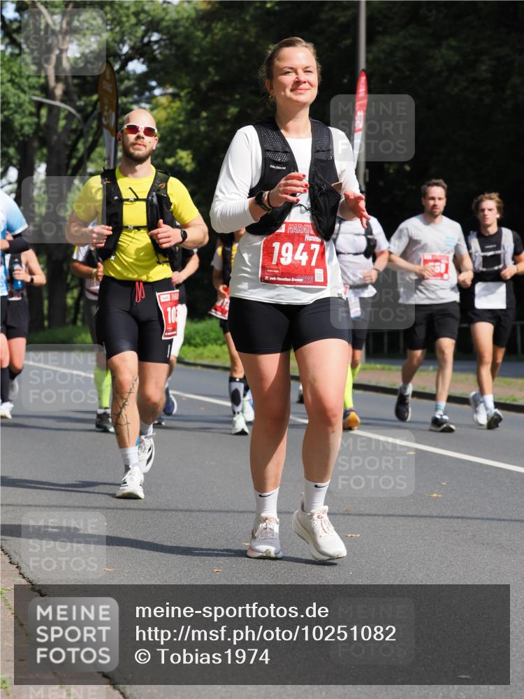 13.09.2026 - 21. swb-Marathon Bremen TobiasT http://msf.ph/oto/10251082 13.09.2026 12:37:57 Laufen 10, 1947, 21, 26 meine-sportfotos.de