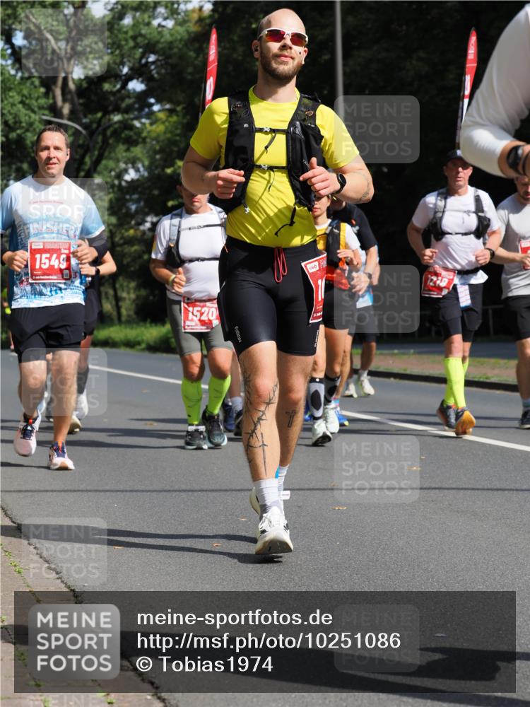 13.09.2026 - 21. swb-Marathon Bremen TobiasT http://msf.ph/oto/10251086 13.09.2026 12:37:58 Laufen 1549, 1520, 1279 meine-sportfotos.de