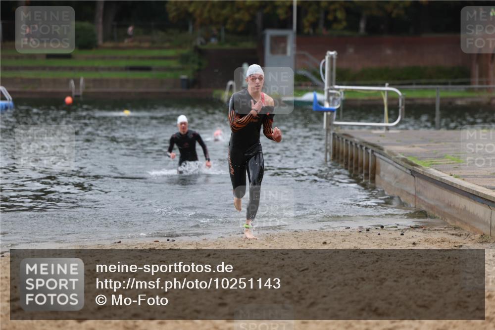 13.09.2026 - Stadtparktriathlon Mo-Foto http://msf.ph/oto/10251143 13.09.2026 13:07:34 Schwimmen 1443, 1445 meine-sportfotos.de
