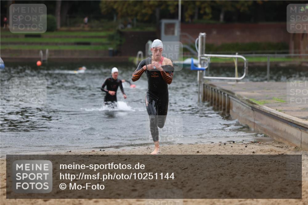13.09.2026 - Stadtparktriathlon Mo-Foto http://msf.ph/oto/10251144 13.09.2026 13:07:34 Schwimmen 1443, 1445 meine-sportfotos.de