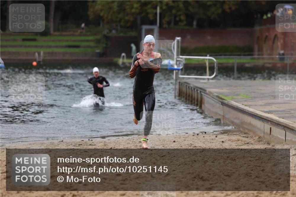 13.09.2026 - Stadtparktriathlon Mo-Foto http://msf.ph/oto/10251145 13.09.2026 13:07:35 Schwimmen 1443, 1445 meine-sportfotos.de