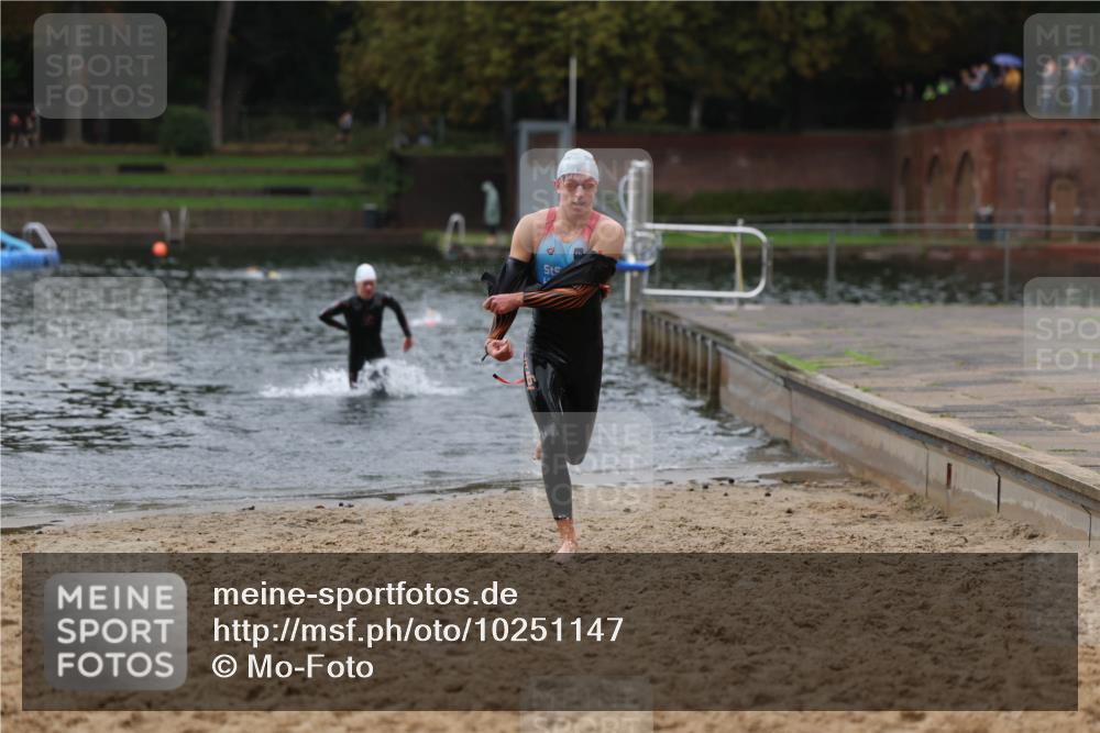 13.09.2026 - Stadtparktriathlon Mo-Foto http://msf.ph/oto/10251147 13.09.2026 13:07:35 Schwimmen 1443, 1445 meine-sportfotos.de