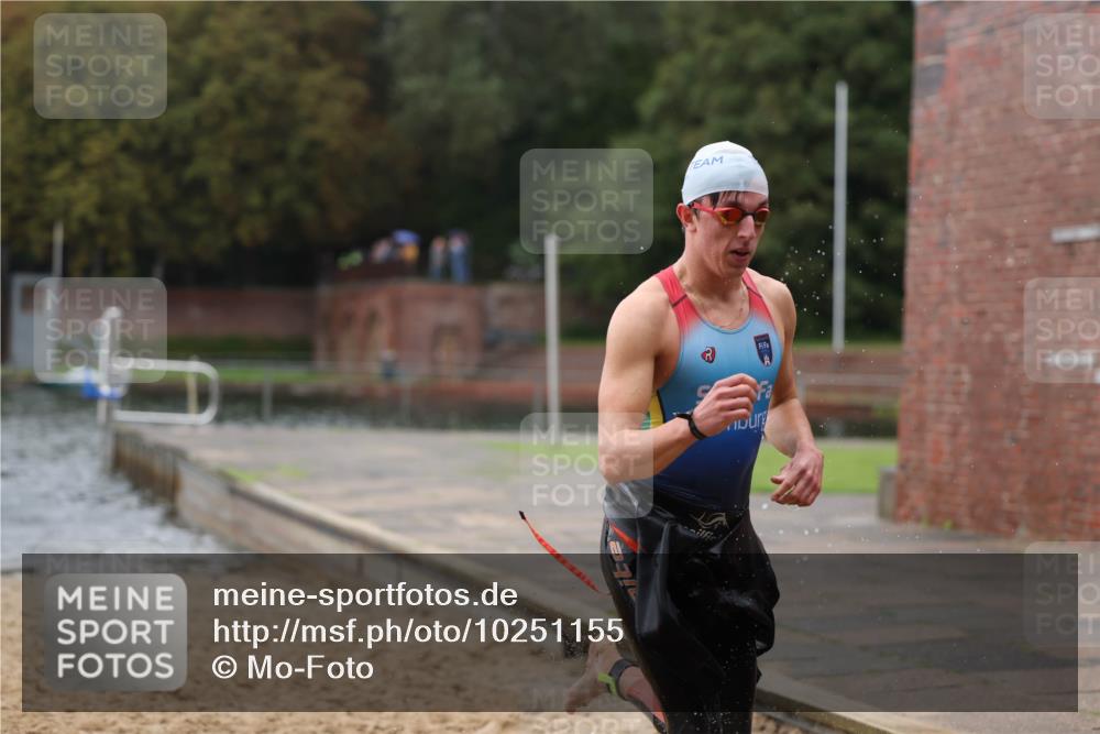 13.09.2026 - Stadtparktriathlon Mo-Foto http://msf.ph/oto/10251155 13.09.2026 13:07:37 Schwimmen 1443, 1445 meine-sportfotos.de