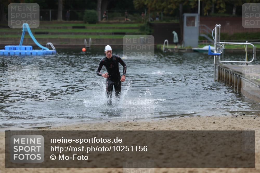 13.09.2026 - Stadtparktriathlon Mo-Foto http://msf.ph/oto/10251156 13.09.2026 13:07:38 Schwimmen 1443, 1445 meine-sportfotos.de