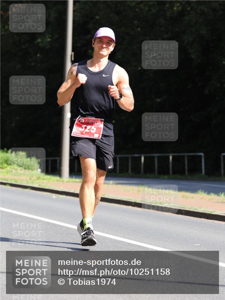13.09.2026 - 21. swb-Marathon Bremen TobiasT http://msf.ph/oto/10251158 13.09.2026 12:38:29 Laufen 325, 2, 2736 meine-sportfotos.de