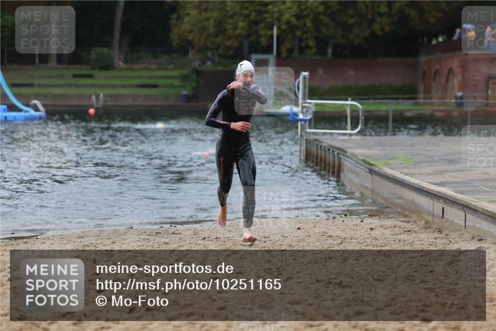 13.09.2026 - Stadtparktriathlon Mo-Foto http://msf.ph/oto/10251165 13.09.2026 13:07:40 Schwimmen 1443, 1445 meine-sportfotos.de