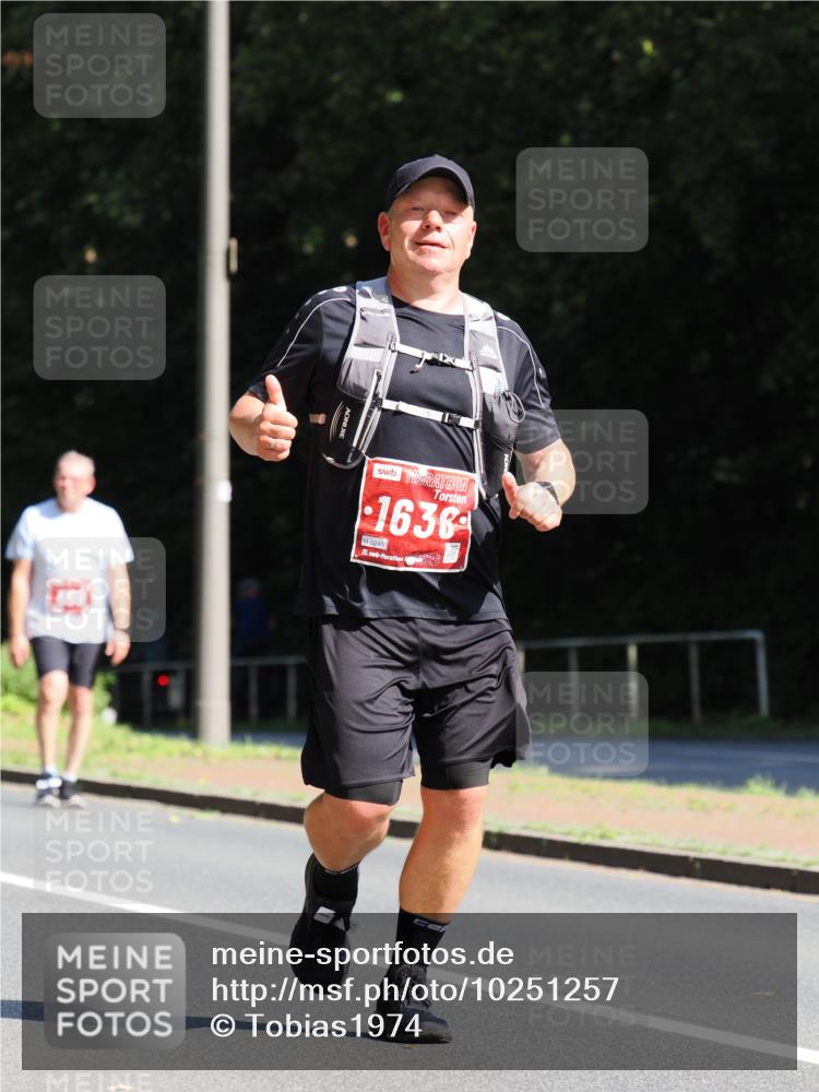 13.09.2026 - 21. swb-Marathon Bremen TobiasT http://msf.ph/oto/10251257 13.09.2026 12:40:16 Laufen 1636, 0245, 21, 25 meine-sportfotos.de