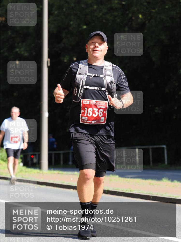 13.09.2026 - 21. swb-Marathon Bremen TobiasT http://msf.ph/oto/10251261 13.09.2026 12:40:16 Laufen 1638, 0245, 21, 26 meine-sportfotos.de