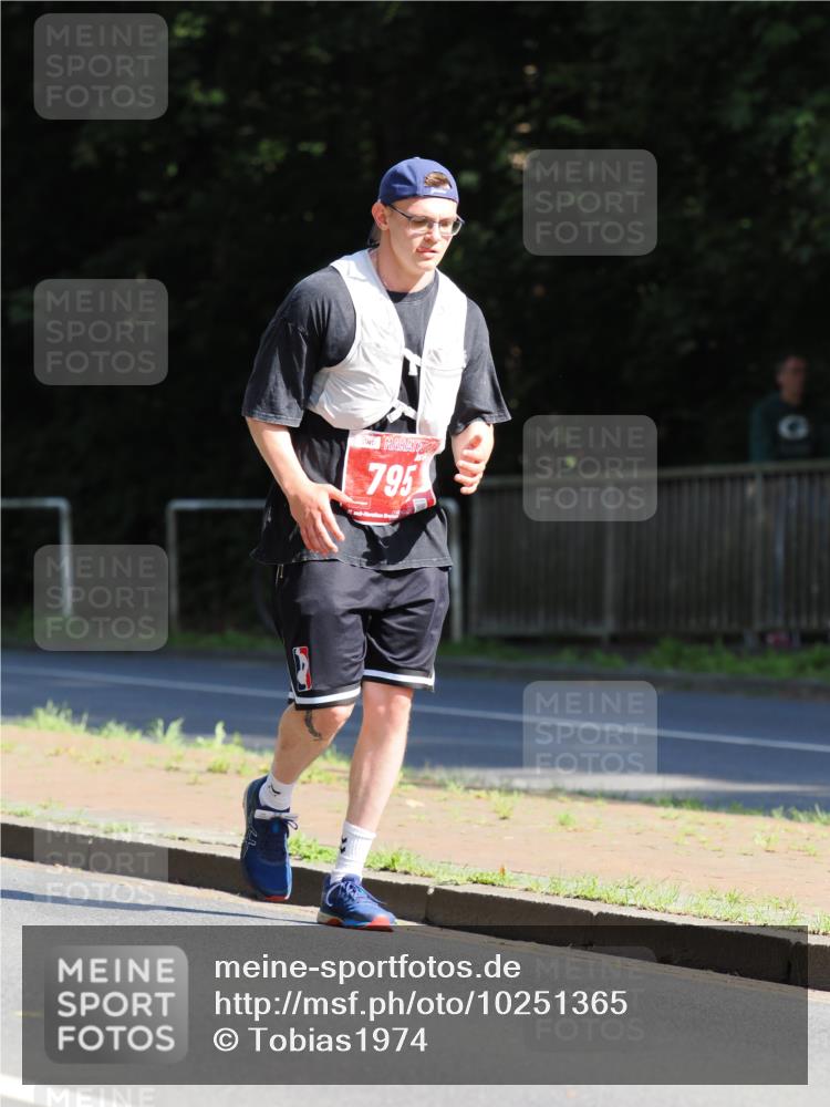 13.09.2026 - 21. swb-Marathon Bremen TobiasT http://msf.ph/oto/10251365 13.09.2026 12:41:23 Laufen 795 meine-sportfotos.de