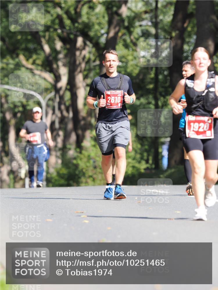 13.09.2026 - 21. swb-Marathon Bremen TobiasT http://msf.ph/oto/10251465 13.09.2026 12:43:19 Laufen 2610, 1920 meine-sportfotos.de