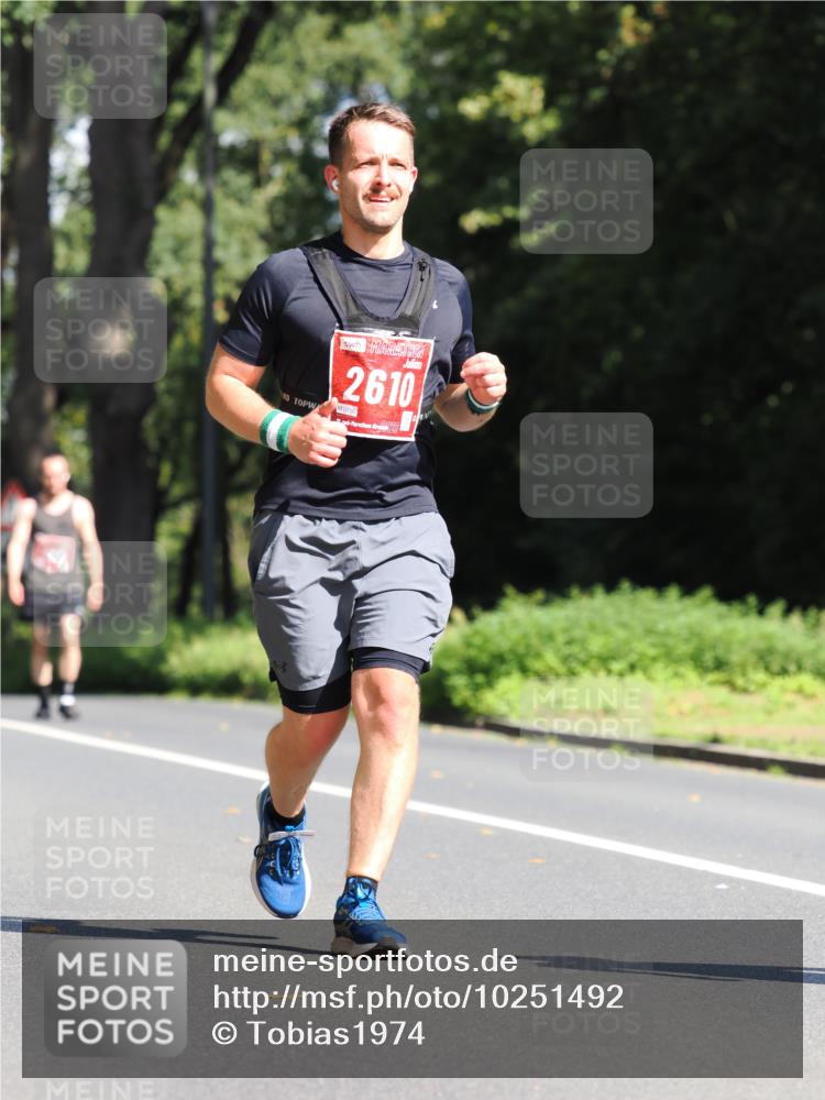 13.09.2026 - 21. swb-Marathon Bremen TobiasT http://msf.ph/oto/10251492 13.09.2026 12:43:30 Laufen 2610, 0156 meine-sportfotos.de