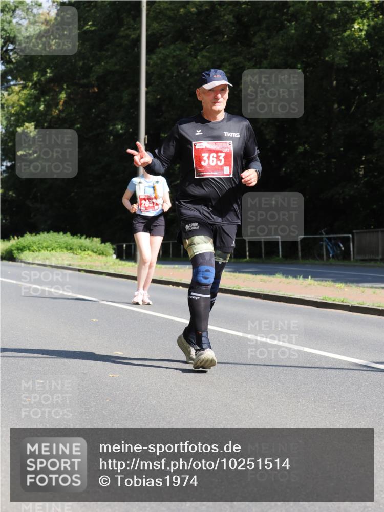 13.09.2026 - 21. swb-Marathon Bremen TobiasT http://msf.ph/oto/10251514 13.09.2026 12:44:06 Laufen 363 meine-sportfotos.de