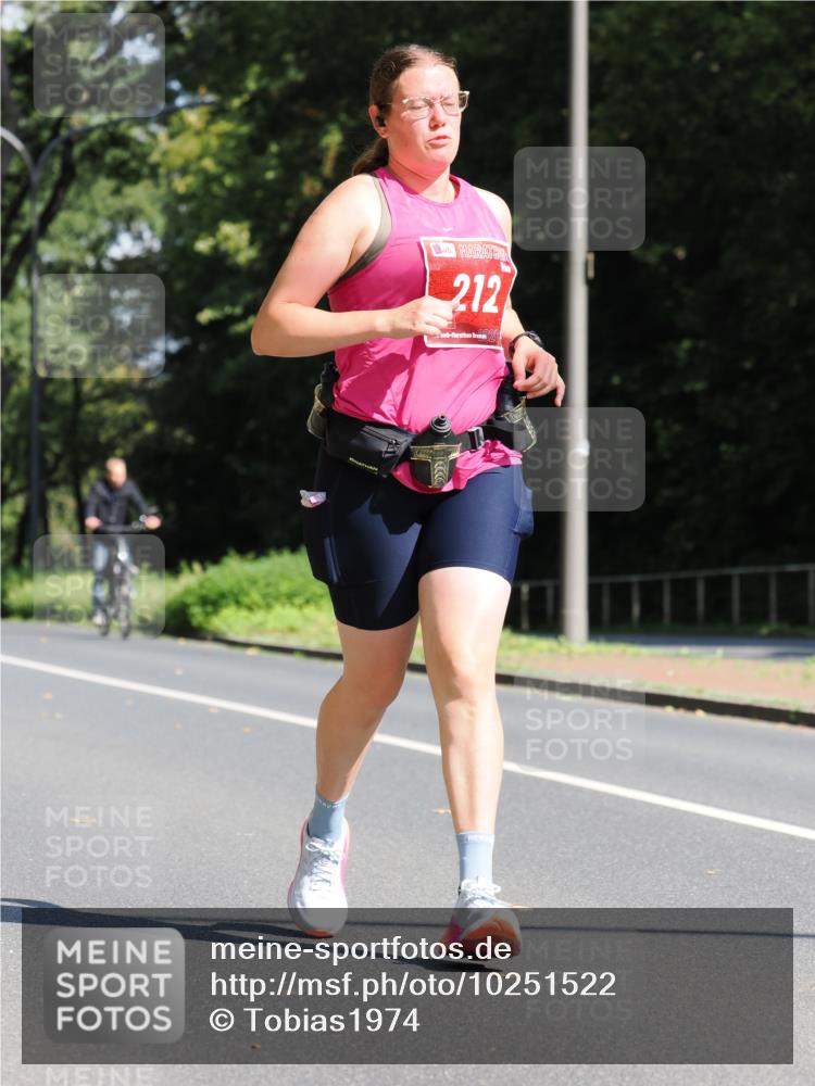 13.09.2026 - 21. swb-Marathon Bremen TobiasT http://msf.ph/oto/10251522 13.09.2026 12:44:12 Laufen 212, 24 meine-sportfotos.de