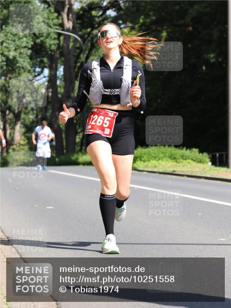 13.09.2026 - 21. swb-Marathon Bremen TobiasT http://msf.ph/oto/10251558 13.09.2026 12:44:35 Laufen 1265 meine-sportfotos.de