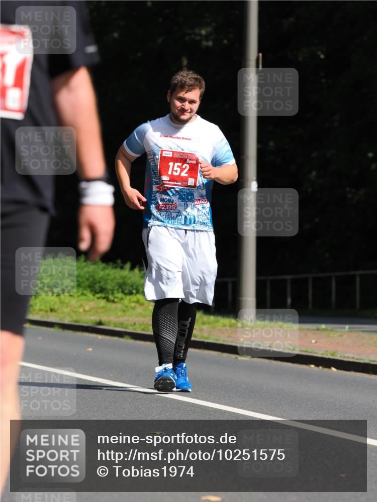 13.09.2026 - 21. swb-Marathon Bremen TobiasT http://msf.ph/oto/10251575 13.09.2026 12:44:47 Laufen 21, 152, 26, 42, 195, 10, 60 meine-sportfotos.de