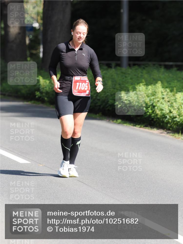 13.09.2026 - 21. swb-Marathon Bremen TobiasT http://msf.ph/oto/10251682 13.09.2026 12:47:45 Laufen 1105 meine-sportfotos.de