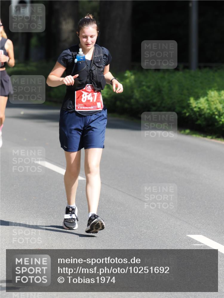 13.09.2026 - 21. swb-Marathon Bremen TobiasT http://msf.ph/oto/10251692 13.09.2026 12:47:52 Laufen 841, 21, 026 meine-sportfotos.de