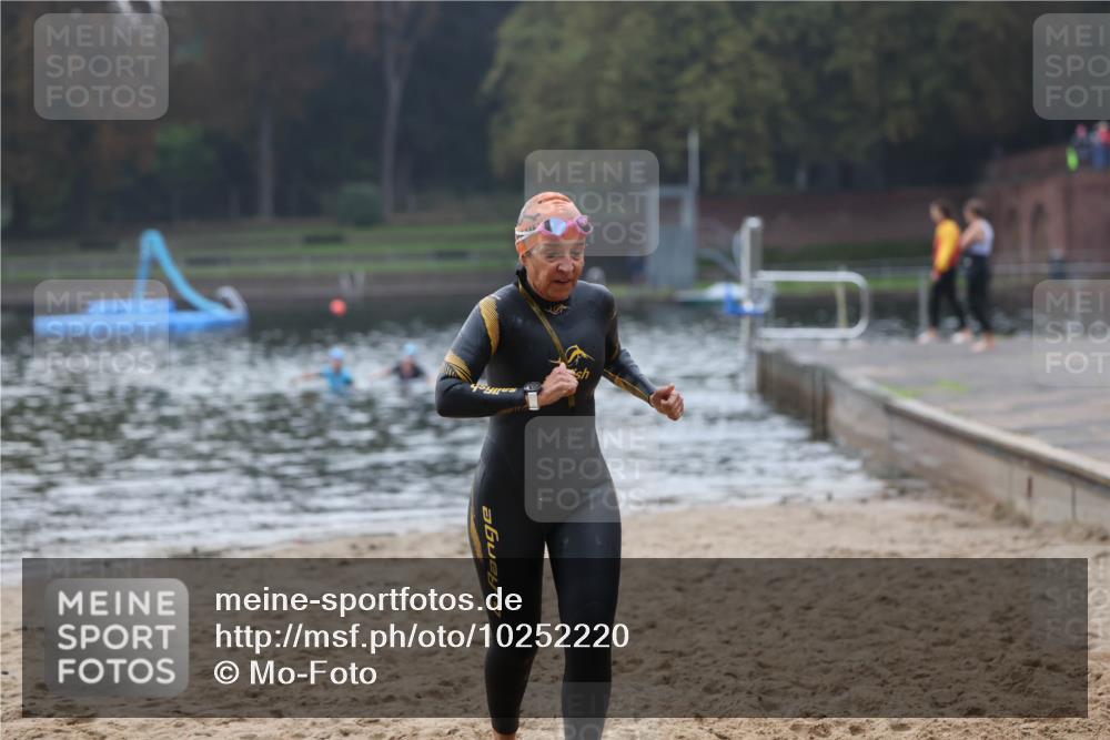 13.09.2026 - Stadtparktriathlon Mo-Foto http://msf.ph/oto/10252220 13.09.2026 09:05:49 Schwimmen 151 meine-sportfotos.de