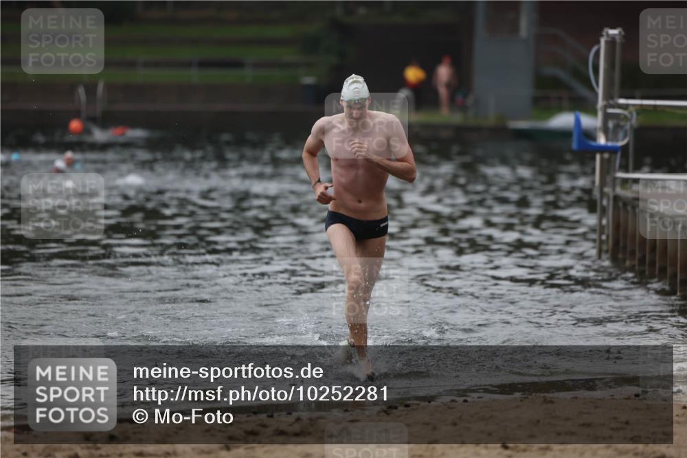 13.09.2026 - Stadtparktriathlon Mo-Foto http://msf.ph/oto/10252281 13.09.2026 09:43:14 Schwimmen 284, 290 meine-sportfotos.de