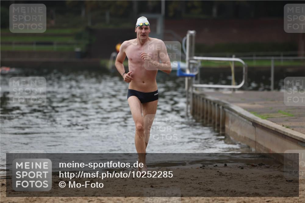 13.09.2026 - Stadtparktriathlon Mo-Foto http://msf.ph/oto/10252285 13.09.2026 09:43:15 Schwimmen 284, 290 meine-sportfotos.de
