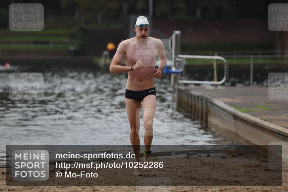 13.09.2026 - Stadtparktriathlon Mo-Foto http://msf.ph/oto/10252286 13.09.2026 09:43:16 Schwimmen 284, 290 meine-sportfotos.de