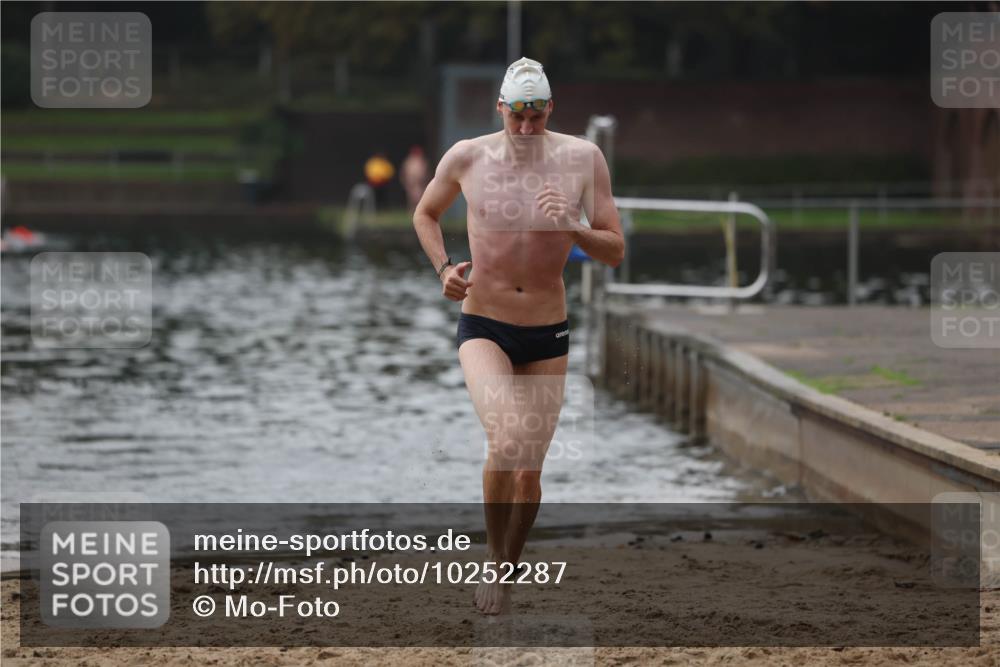 13.09.2026 - Stadtparktriathlon Mo-Foto http://msf.ph/oto/10252287 13.09.2026 09:43:16 Schwimmen 284, 290 meine-sportfotos.de
