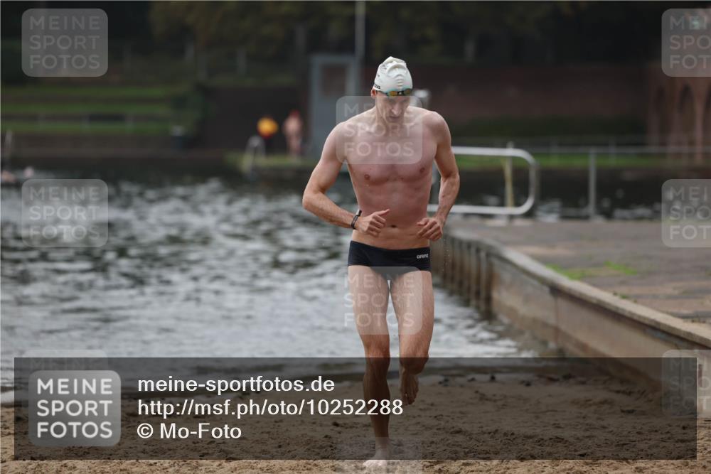 13.09.2026 - Stadtparktriathlon Mo-Foto http://msf.ph/oto/10252288 13.09.2026 09:43:16 Schwimmen 284, 290 meine-sportfotos.de