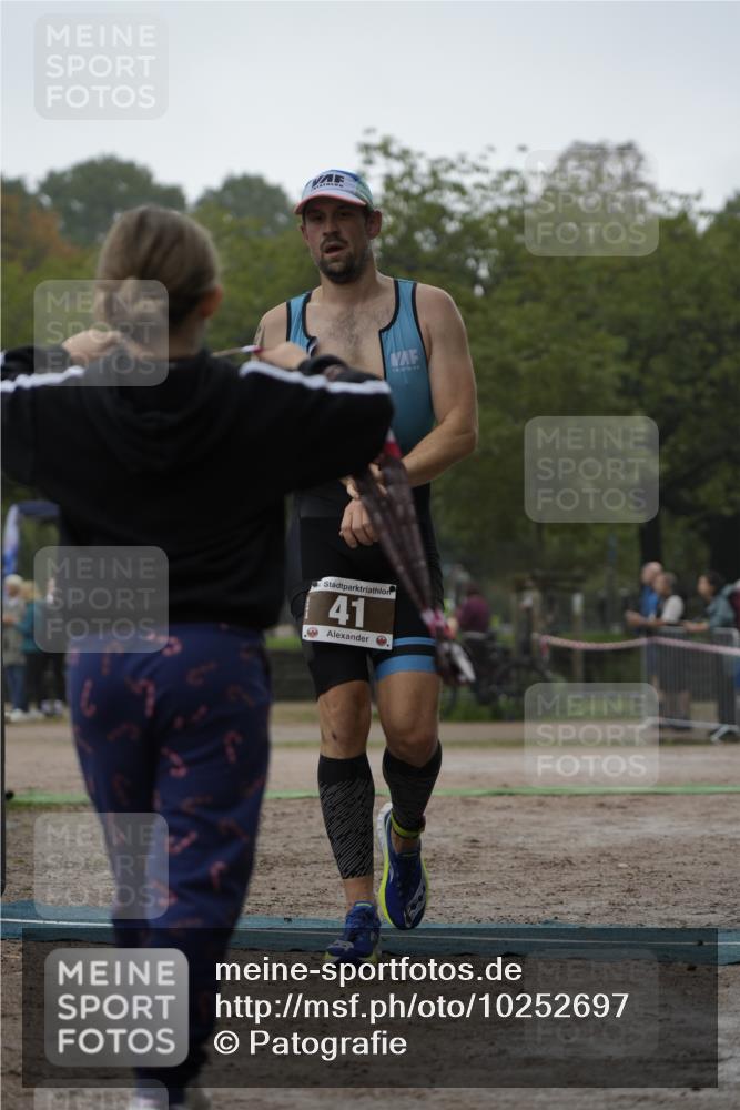 13.09.2026 - Stadtparktriathlon Patografie http://msf.ph/oto/10252697 13.09.2026 09:40:27 Ziel 41, 49 meine-sportfotos.de