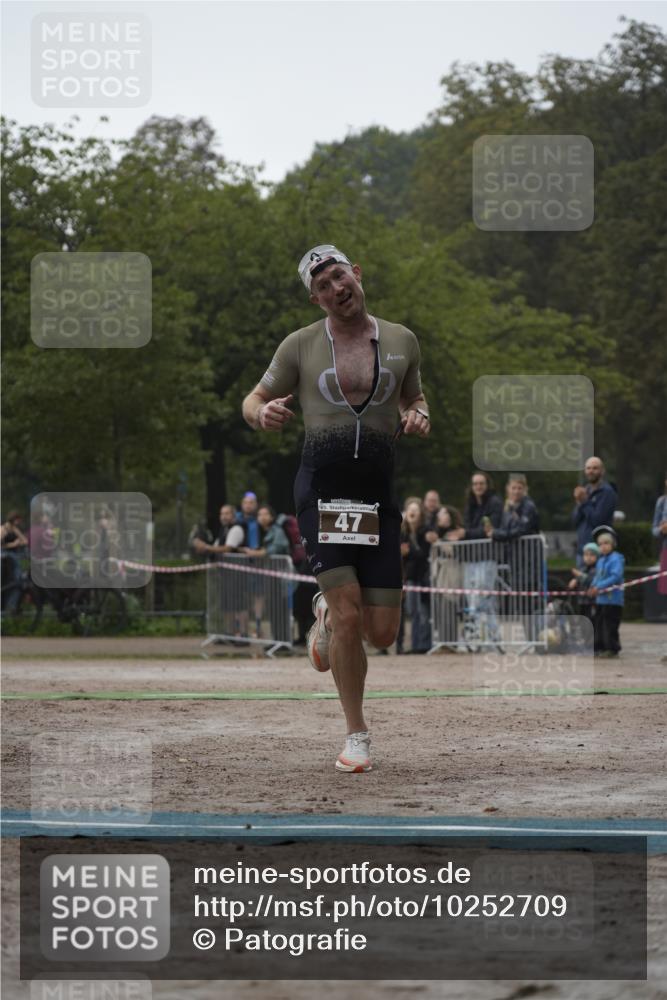 13.09.2026 - Stadtparktriathlon Patografie http://msf.ph/oto/10252709 13.09.2026 09:40:45 Ziel 47 meine-sportfotos.de