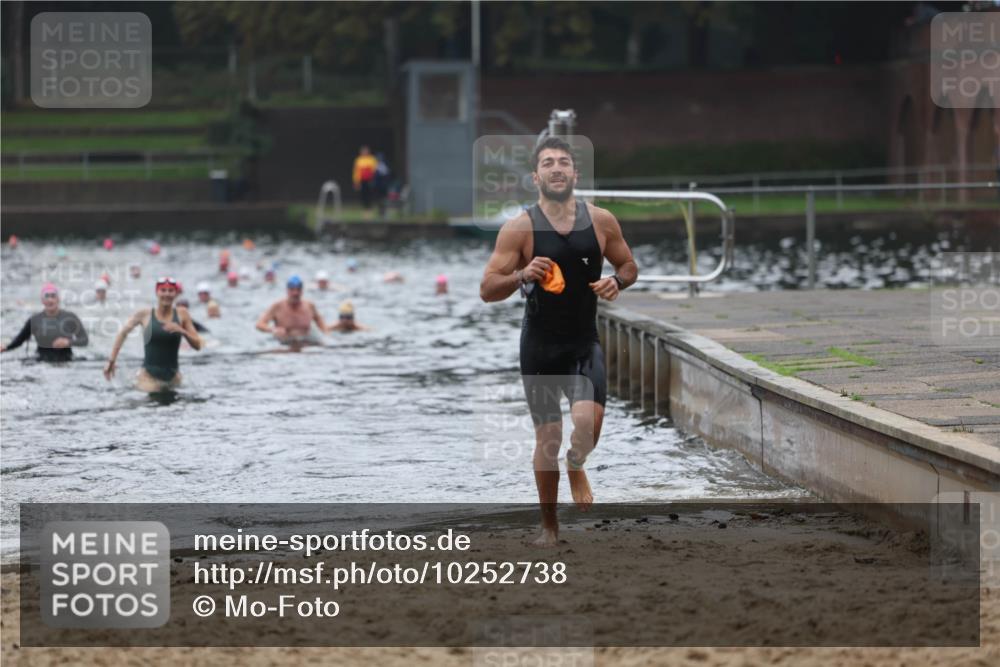 13.09.2026 - Stadtparktriathlon Mo-Foto http://msf.ph/oto/10252738 13.09.2026 09:49:02 Schwimmen 229, 244 meine-sportfotos.de