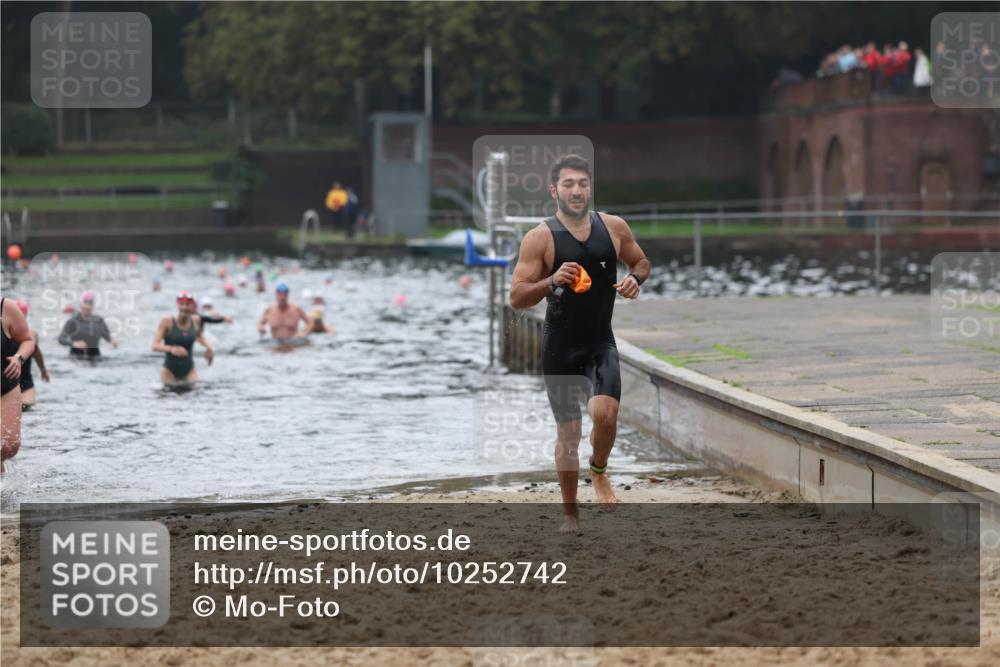 13.09.2026 - Stadtparktriathlon Mo-Foto http://msf.ph/oto/10252742 13.09.2026 09:49:03 Schwimmen 221, 229, 244, 249 meine-sportfotos.de