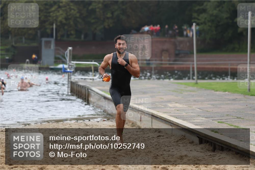 13.09.2026 - Stadtparktriathlon Mo-Foto http://msf.ph/oto/10252749 13.09.2026 09:49:04 Schwimmen 221, 229, 244, 249 meine-sportfotos.de