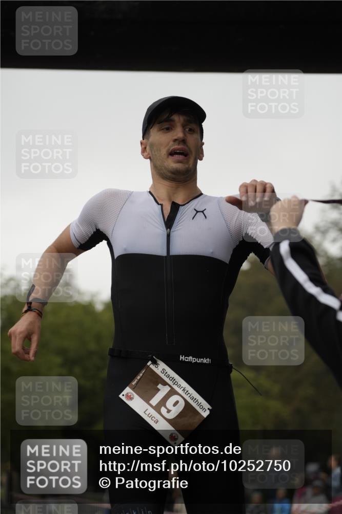 13.09.2026 - Stadtparktriathlon Patografie http://msf.ph/oto/10252750 13.09.2026 09:42:43 Ziel 19, 24, 29 meine-sportfotos.de
