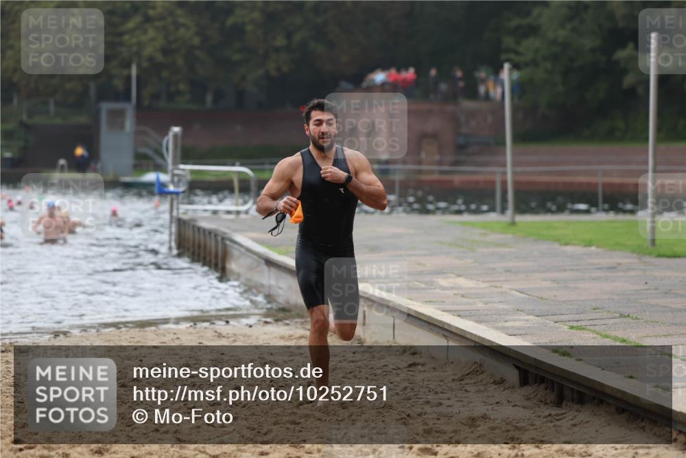 13.09.2026 - Stadtparktriathlon Mo-Foto http://msf.ph/oto/10252751 13.09.2026 09:49:04 Schwimmen 221, 229, 244, 249 meine-sportfotos.de