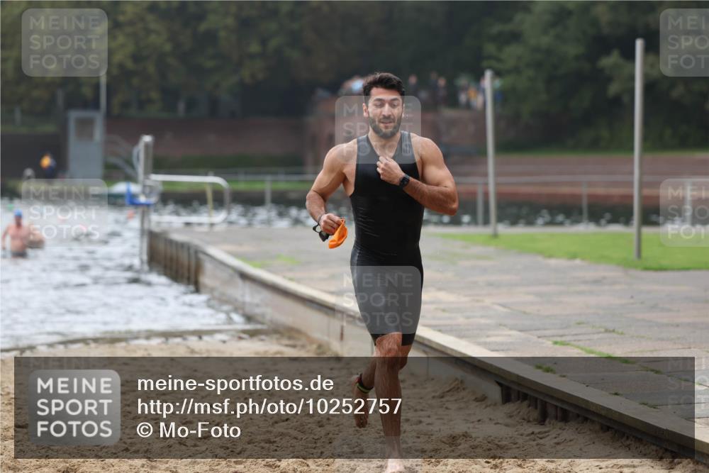 13.09.2026 - Stadtparktriathlon Mo-Foto http://msf.ph/oto/10252757 13.09.2026 09:49:05 Schwimmen 221, 229, 244, 249 meine-sportfotos.de