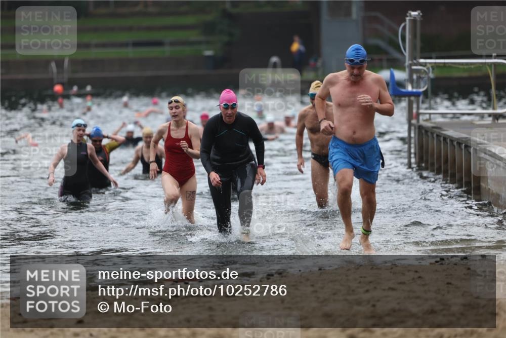13.09.2026 - Stadtparktriathlon Mo-Foto http://msf.ph/oto/10252786 13.09.2026 09:49:17 Schwimmen 221, 223, 230, 249, 270, 283, 328 meine-sportfotos.de
