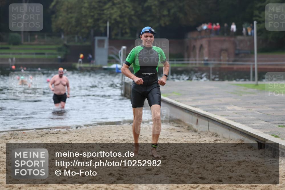 13.09.2026 - Stadtparktriathlon Mo-Foto http://msf.ph/oto/10252982 13.09.2026 09:50:06 Schwimmen 265, 292, 297, 303, 316 meine-sportfotos.de