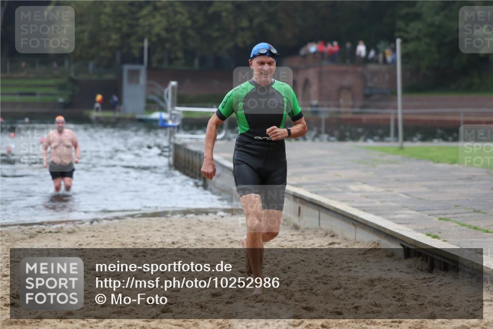 13.09.2026 - Stadtparktriathlon Mo-Foto http://msf.ph/oto/10252986 13.09.2026 09:50:07 Schwimmen 265, 292, 297, 303 meine-sportfotos.de