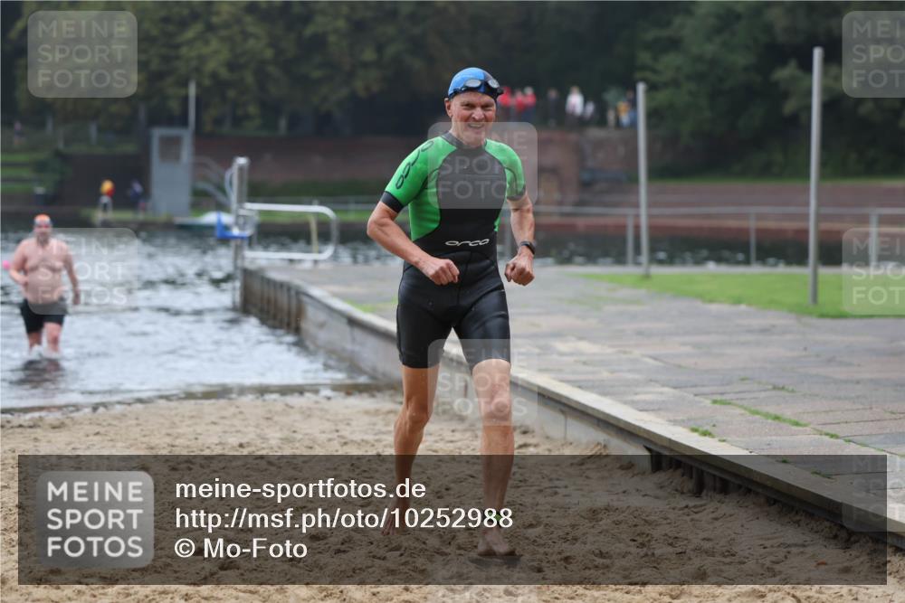 13.09.2026 - Stadtparktriathlon Mo-Foto http://msf.ph/oto/10252988 13.09.2026 09:50:07 Schwimmen 265, 292, 297, 303 meine-sportfotos.de
