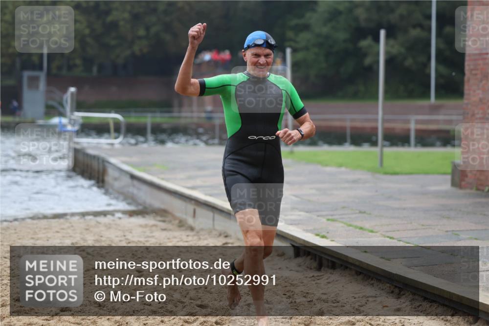 13.09.2026 - Stadtparktriathlon Mo-Foto http://msf.ph/oto/10252991 13.09.2026 09:50:07 Schwimmen 265, 292, 297, 303 meine-sportfotos.de