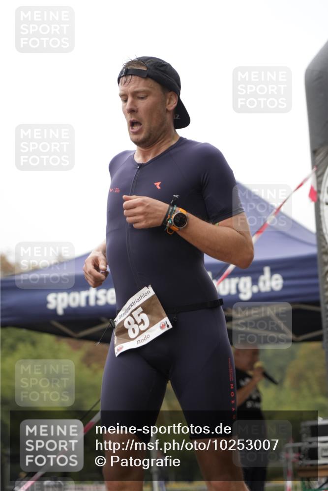 13.09.2026 - Stadtparktriathlon Patografie http://msf.ph/oto/10253007 13.09.2026 09:54:34 Ziel 9, 85 meine-sportfotos.de